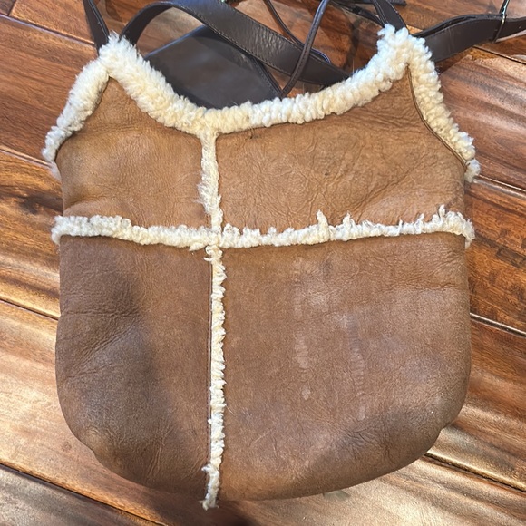 UGG Australia Tan/cream Fur Trim/Interior w sm int purse - Picture 5 of 7